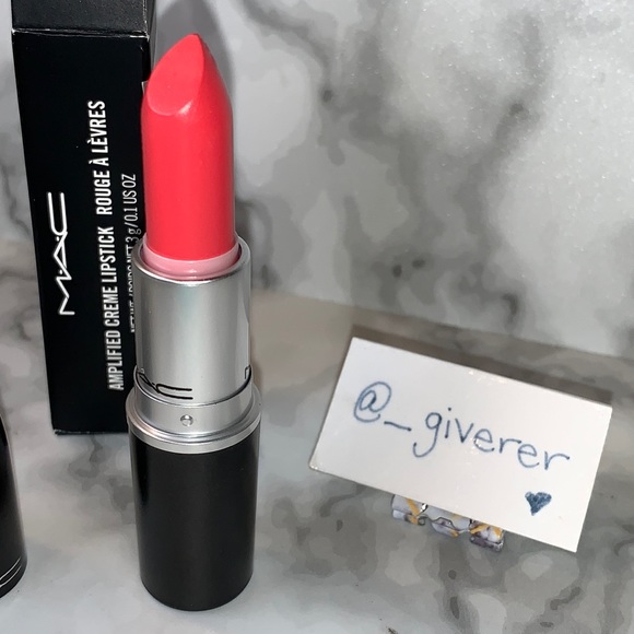NIB MAKE ME GORGEOUS Amplified Lipstick MAC - Picture 3 of 15